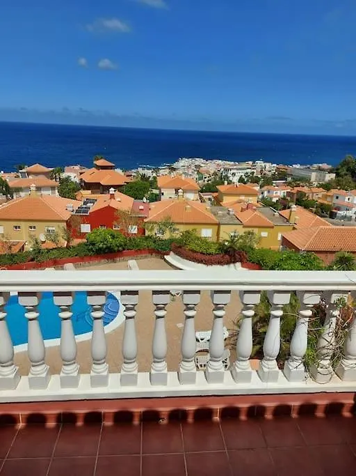 Vista Al Oceano, 2 Plantas, 3 Dormitorios. Puerto de la Cruz